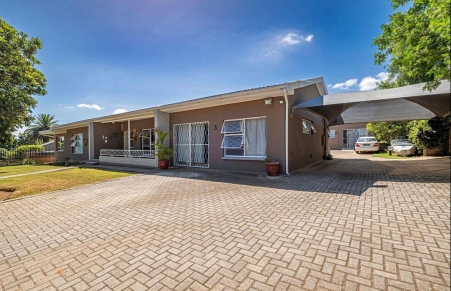 5 Bedroom Property for Sale in Vanes Estate Eastern Cape